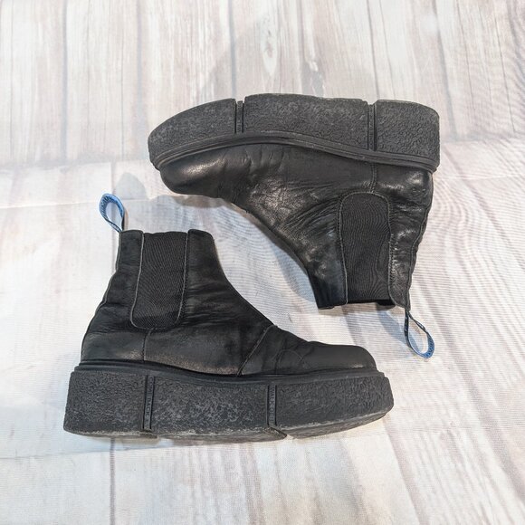 John Fluevog Piccolomini Chelsea Ankle Boots Black Leather Women Sz 9 - Picture 5 of 8